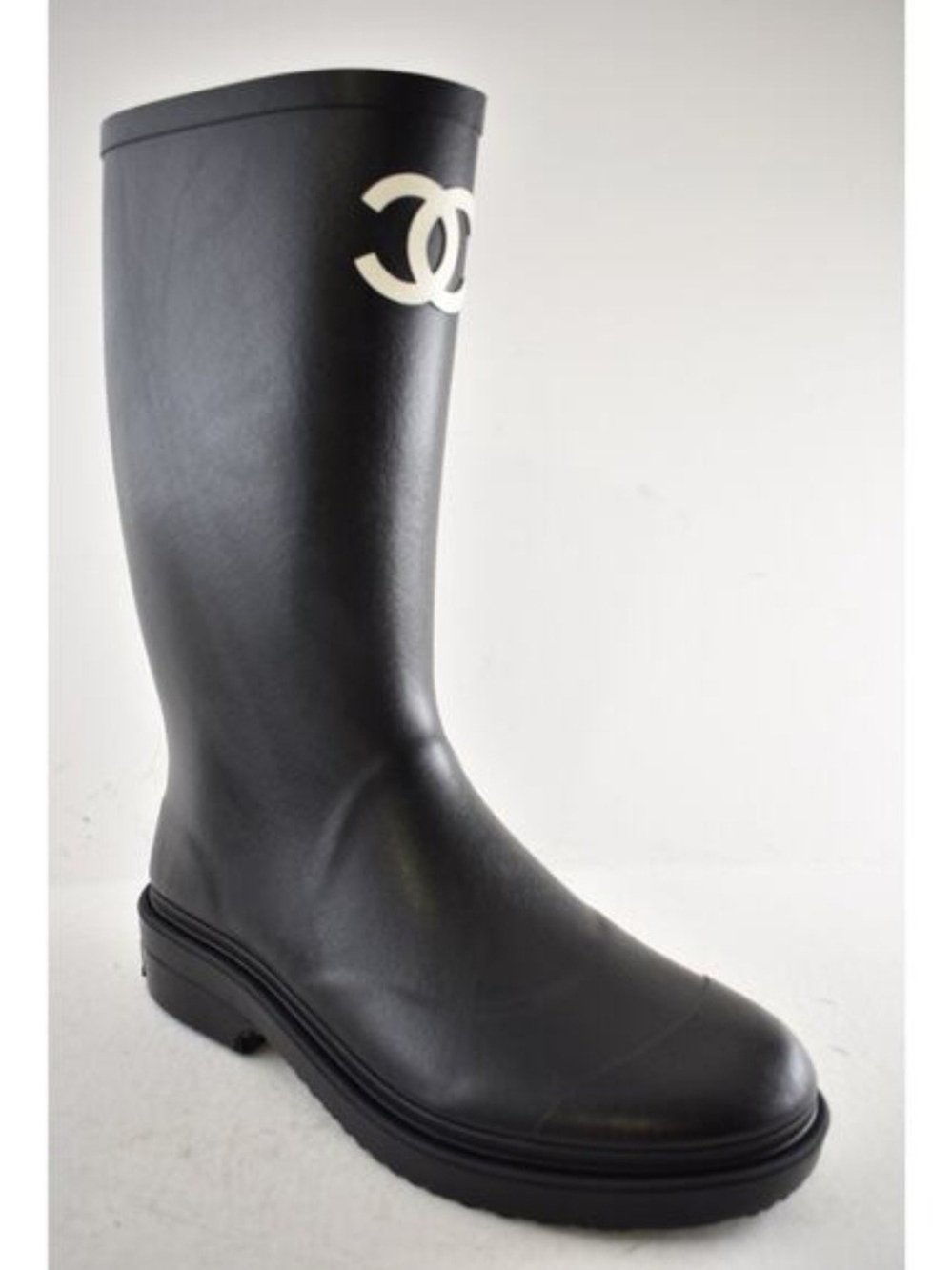 CHANEL Black Rain Boots with CC Logo - Picture 3 of 9